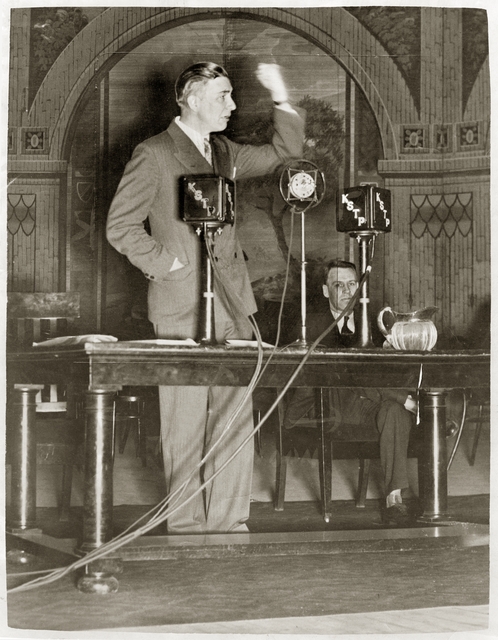 Floyd Olson Delivering Speech, 1932 | MNopedia